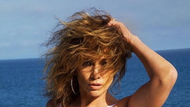 Bí quyết để giữ hình thể săn chắc ở tuổi 50 của Jennifer Lopez