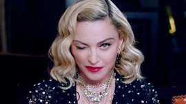 Madonna tự tay làm phim về cuộc đời mình