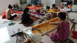 Ngôi làng duy nhất làm nghề thêu long bào ở Việt Nam