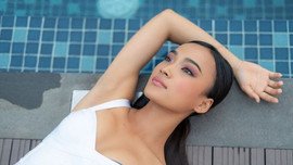Vẻ gợi cảm và học thức đáng nể của Hoa hậu Hoàn vũ Campuchia 2020