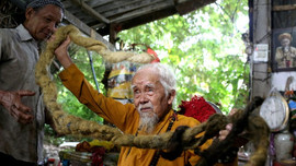 Cụ ông người Việt tóc dài 5 mét là một trong những điều kỳ lạ nhất năm 2020
