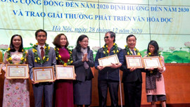 Giám đốc công ty First News - Trí Việt được tặng giải thưởng phát triển văn hoá đọc