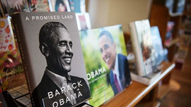 Hồi ký của ông Obama là sách bán chạy nhất năm 2020 tại Mỹ