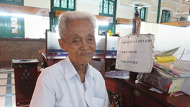 Một phần linh hồn Bưu điện Sài Gòn - cụ ông viết thư thuê cuối cùng đã nghỉ việc