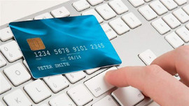 Giữa vay cá nhân và quẹt thẻ tín dụng thì bạn nên sử dụng hình thức nào để có lợi hơn?