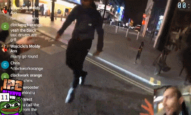 Youtuber cứu người đàn ông châu Á bị đánh giữa đường khi đang livestream