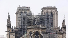 Nhiều bất ngờ dưới lớp tro của Nhà thờ Đức Bà Paris đang phục dựng