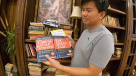 Đắc Nhân Tâm và Quẳng gánh lo đi và vui sống: 2 cuốn sách gối đầu giường của triệu phú người Mỹ gốc Việt Vương Phạm