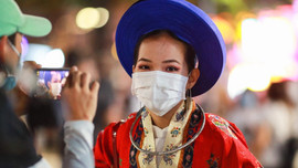 Giới trẻ diện cổ phục triều Nguyễn giữa đêm hóa trang Halloween ở TPHCM