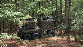 Lục quân Mỹ luyện tập đối đầu robot trên chiến trường