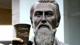 Người phát minh Coca-Cola tạo ra đồ uống gây nghiện cho cả thế giới