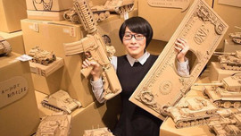 Cô gái Nhật Bản tái chế bìa cứng thành mô hình 3D giá hàng trăm triệu đồng
