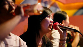 Cha đẻ máy hát karaoke: Trầm cảm vì quá nhiều tiền, xây viện dưỡng lão cho... chó để "trả ơn"