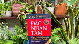 Bí quyết chinh phục lòng người trong 'Đắc nhân tâm': đừng nói về bạn, hãy nói về họ!