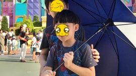 2 con bị lạc giữa chốn "đông đến nghẹt thở" tại Disneyland, Nhật Bản, nhờ 7 điều này mà tìm lại bố mẹ rất nhanh