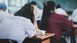 Con cái không còn muốn lớn nữa, cha mẹ bàng hoàng nhận ra mình vì "Muốn tốt cho con"