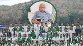 Câu chuyện đằng sau bức ảnh tốt nghiệp gây xúc động