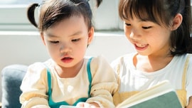 Di truyền hay cách nuôi dạy ảnh hưởng đến tính cách của con? Câu trả lời khiến cha mẹ sốc