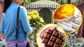 Trào lưu “viếng mộ sáng tạo”: Dâng rượu cho thi nhân, sô cô la cho tướng quân