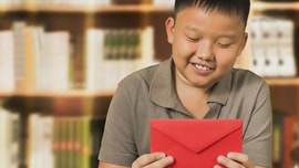 Tuyệt đối đừng cho con đụng vào 3 LOẠI TIỀN này!