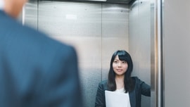 Sếp nữ hỏi: "Nếu đi công tác cùng tôi mà vợ bạn ghen thì sao?", nam ứng viên chốt 1 câu khiến sếp bật ngửa