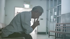 Bước vào viện dưỡng lão của người Mỹ và nhận ra điều đau lòng nhất của tuổi già