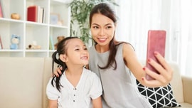 Cảnh báo tất cả phụ huynh về việc đăng ảnh con lên mạng