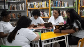 Đọc sách trong nhà tù Brazil: Khi trang sách trở thành lối thoát và cơ hội làm lại