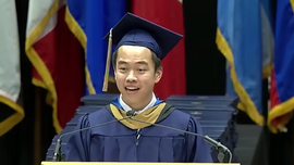 Cả khán phòng lặng đi khi Thạc sĩ người Việt hát "Ước mơ của mẹ" trong lễ tốt nghiệp tại Mỹ